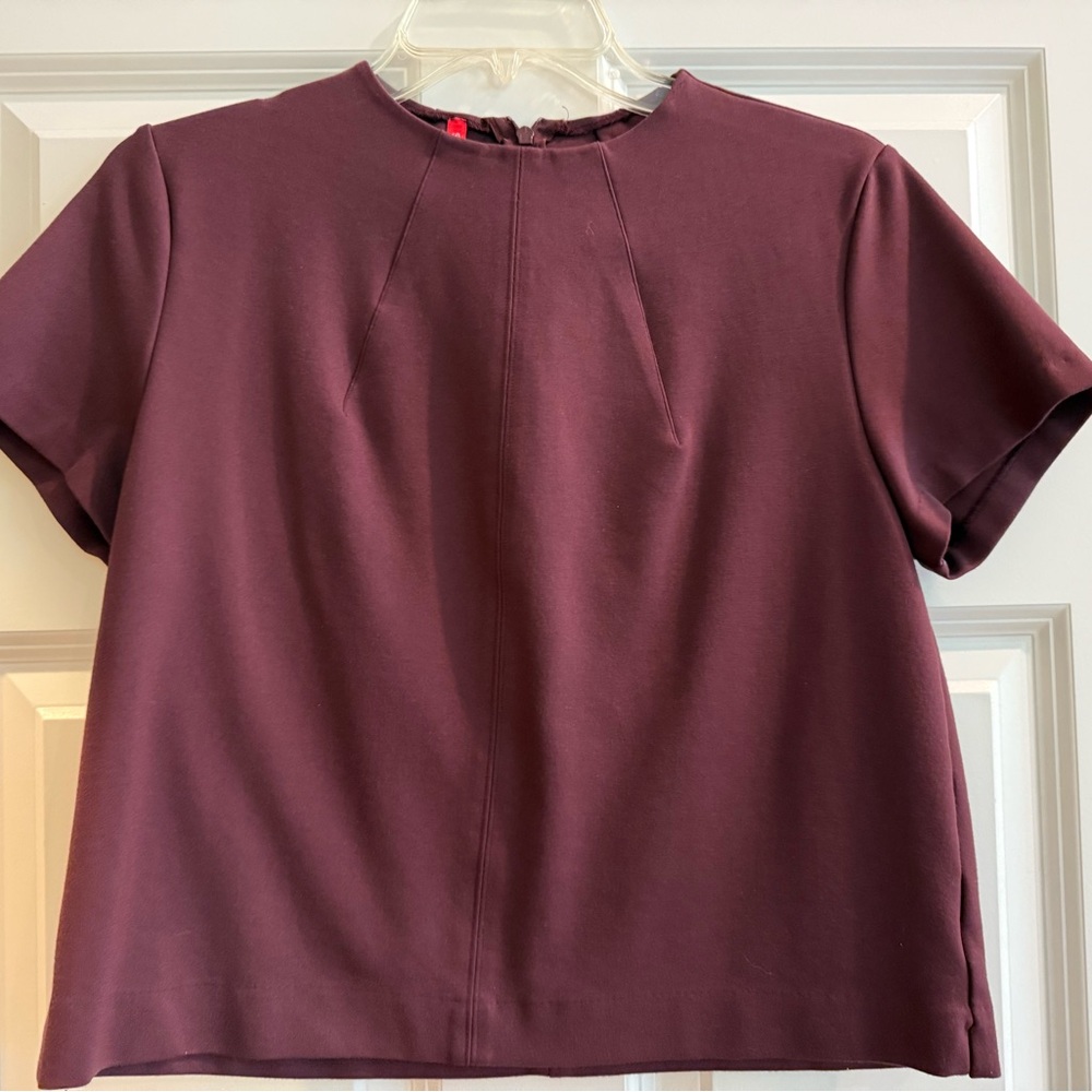 Elegant Spanx The Perfect Short Sleeve Funnel Top
Stretch Chianti